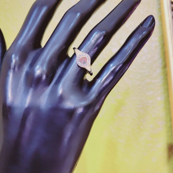 1Womens Signet Ring 10k Gold Genuine Diamond 0.10ctr Size 7